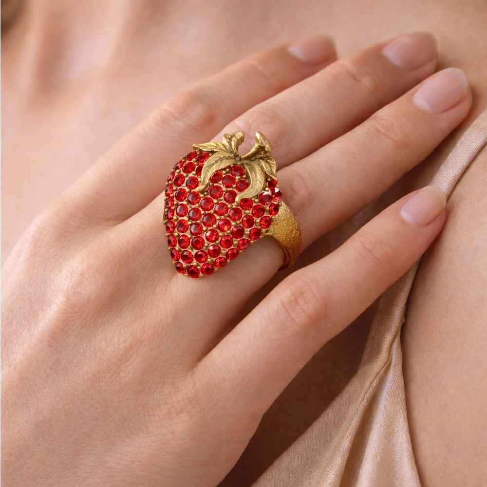 Vintage Strawberry Crystal Gold Ring